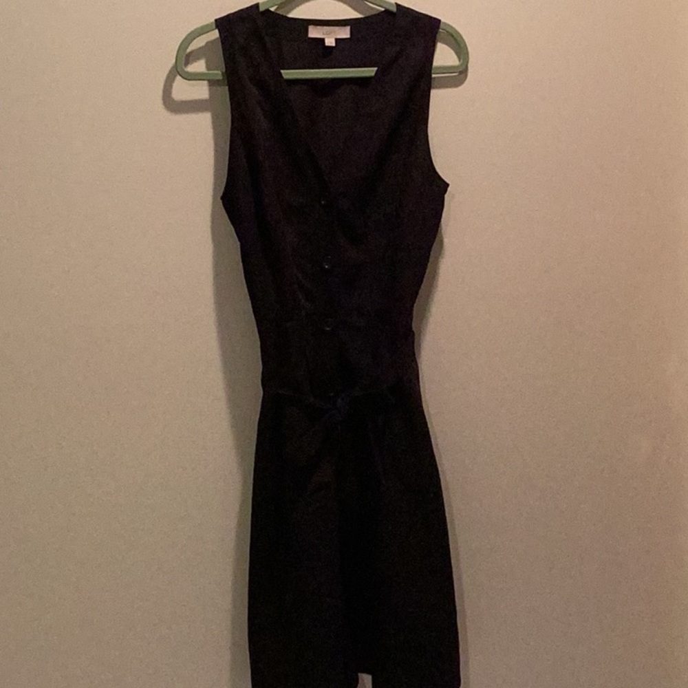 LOFT Black Sleeveless V-Neck Sheath Dress